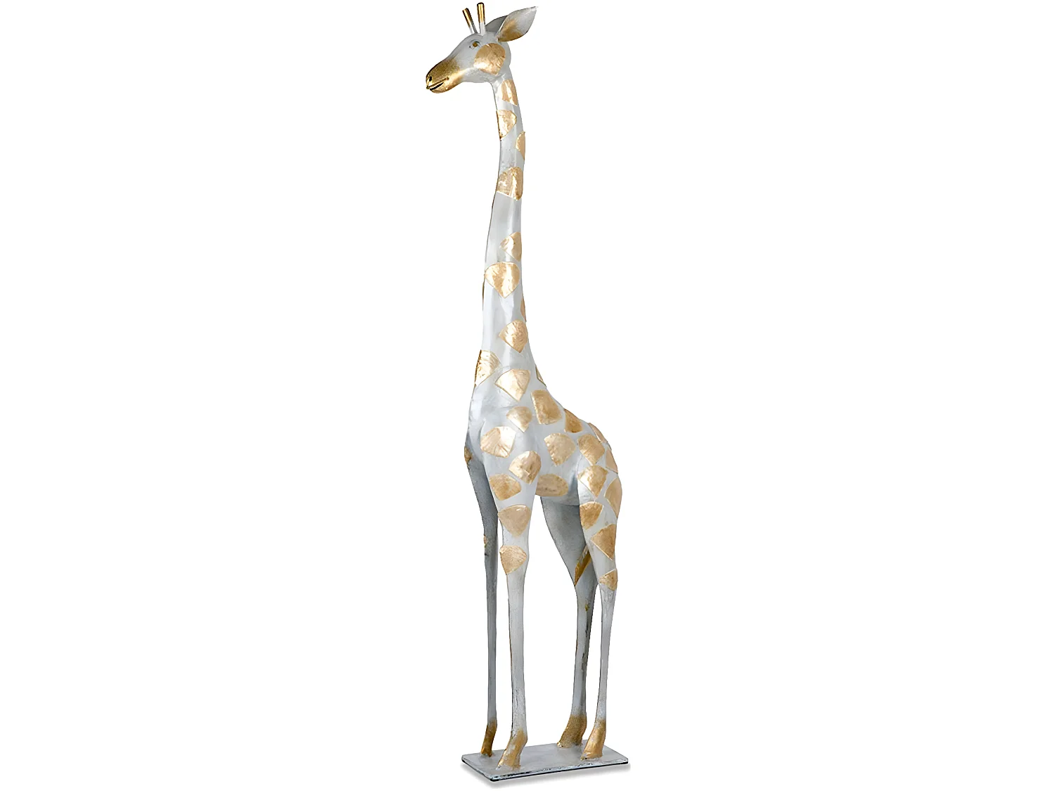 Figura decorativa de jirafa en metal con nacar pintada en tonos beige mogambo