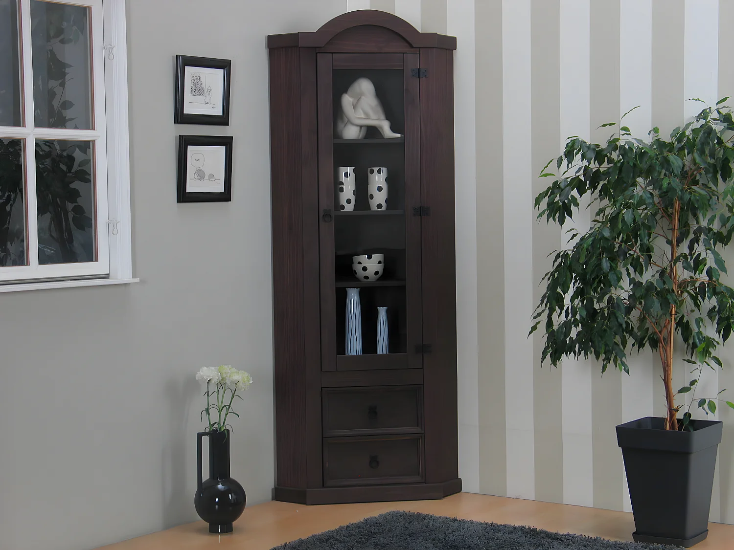 New Mexico hoekkast vitrine bruin grenen.