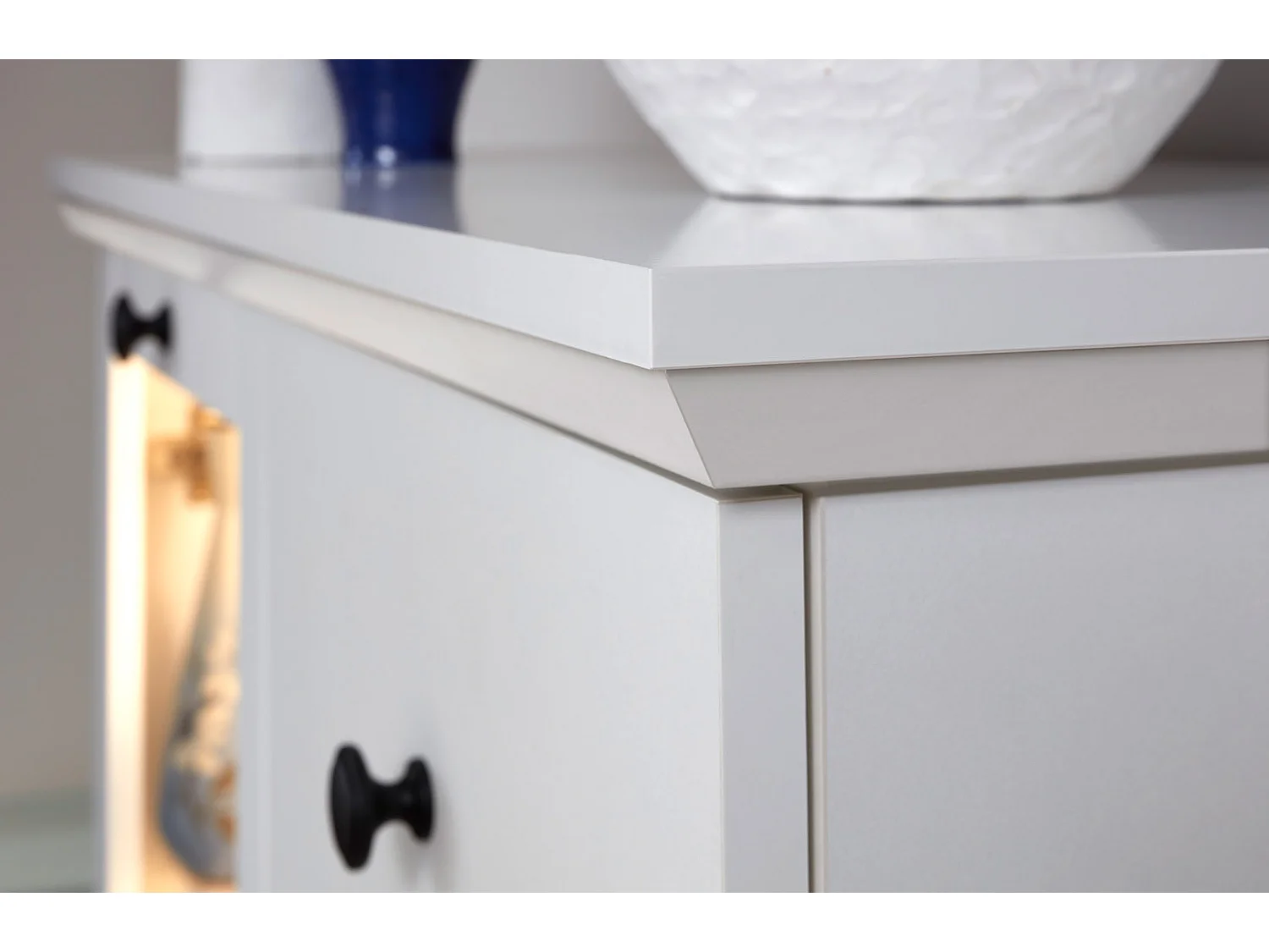 BrandsonBaxter Vitrine 81 x 129 cm 2 portes, 2 tiroirs, blanc.