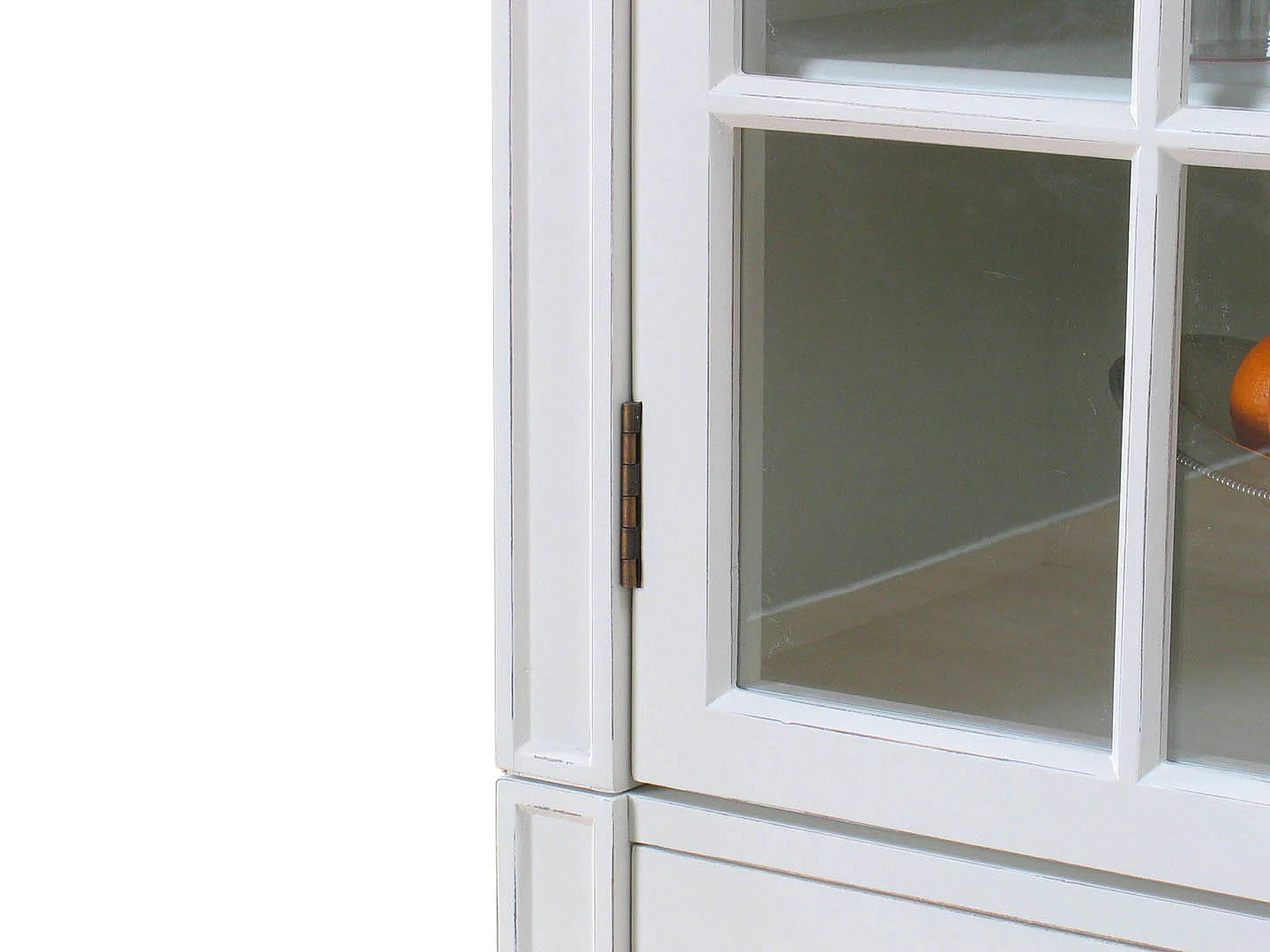 Amaretta Vitrines 2 portes, vieux blanc, vintage patiné, largeur 110 cm, hauteur 200 cm.