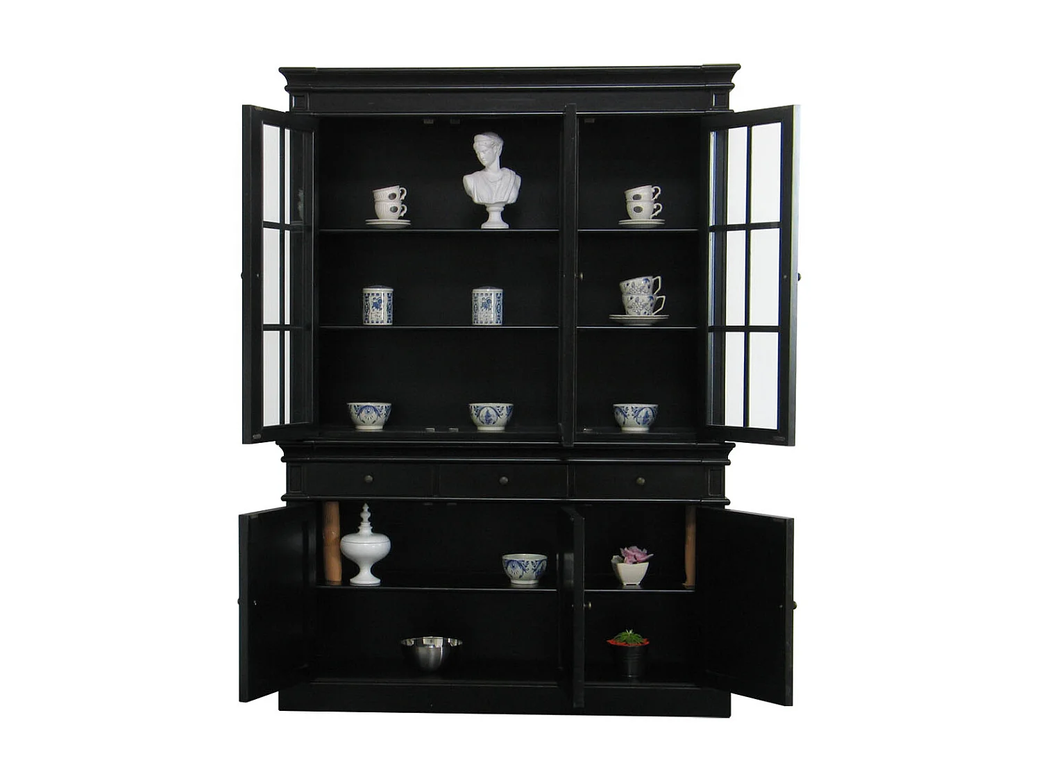 Amaretta 3-Türige Vitrine schwarz. Antik patiniert. Breite 142 cm, Höhe 200 cm.