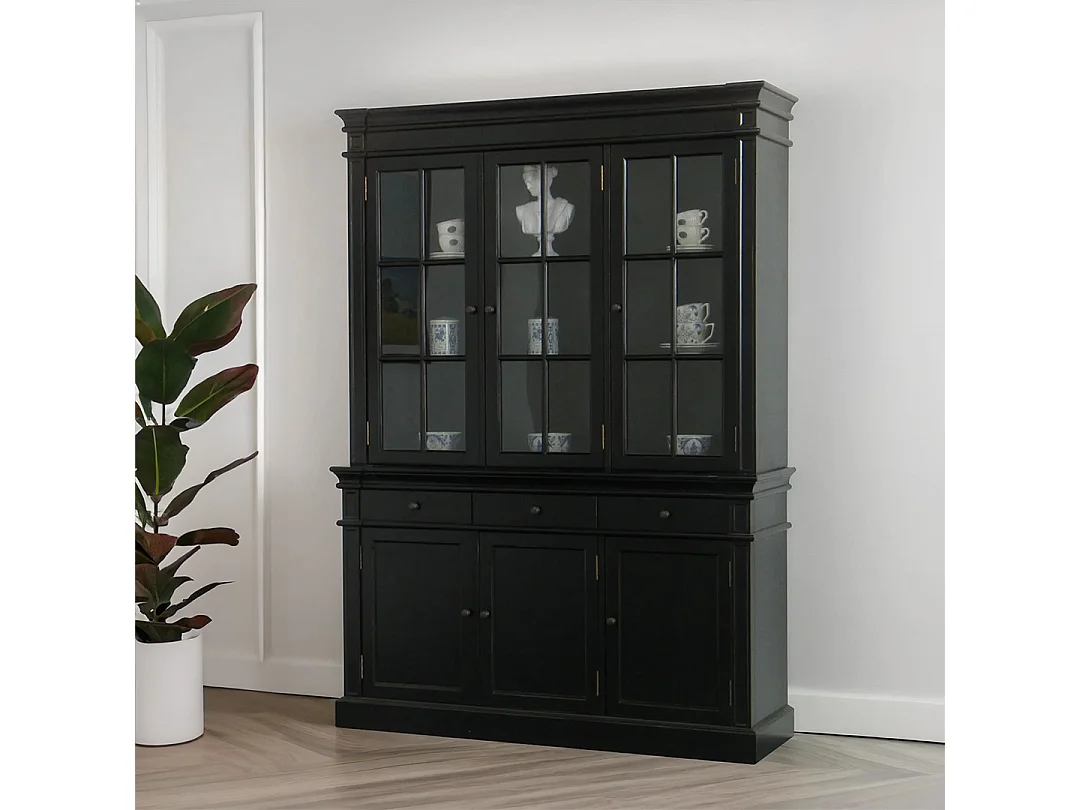 Amaretta 3-Türige Vitrine schwarz. Antik patiniert. Breite 142 cm, Höhe 200 cm.