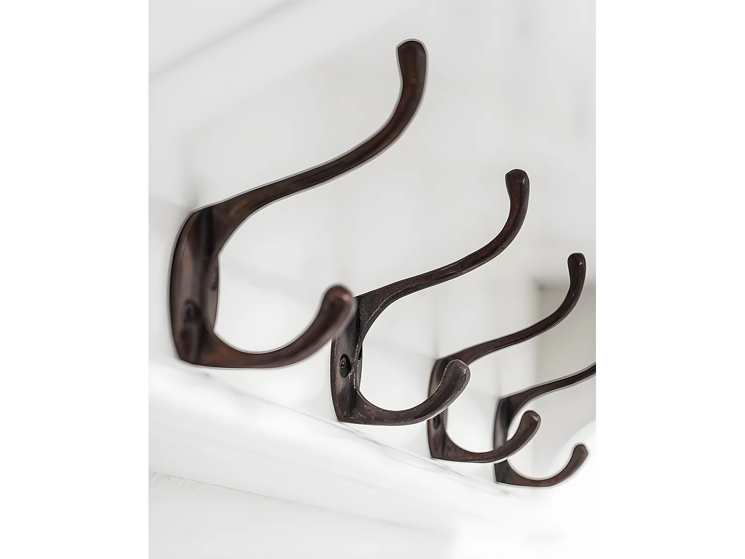 Halifax Armoire murale 130 cm, avec 8 crochets, blanc.