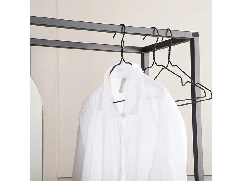 Classe garderobe opstelling 6 planken, 1 spiegel zwart.