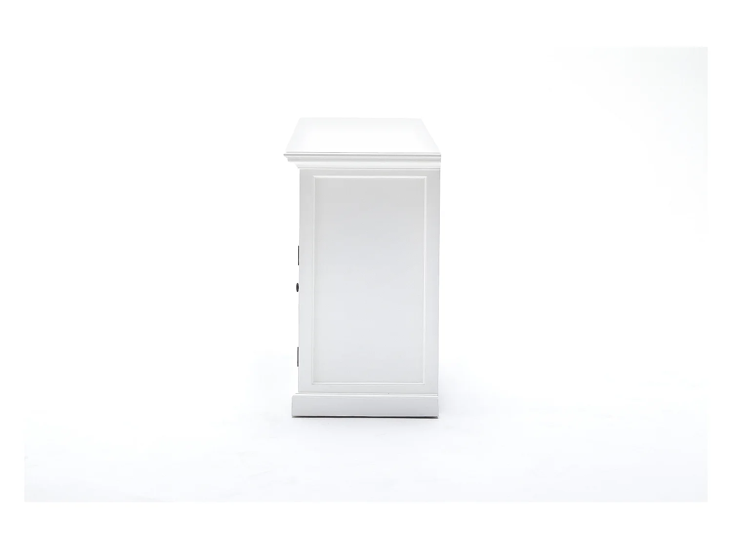 Halifax dressoir met 2 deuren, 4 rotan manden en 4 lades, in wit.