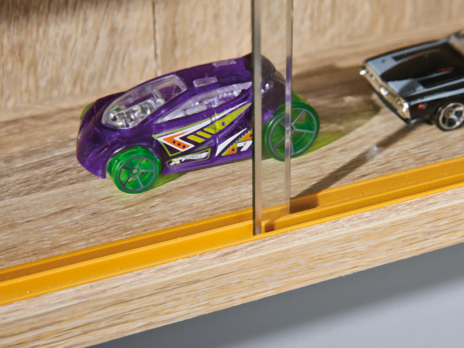 Comit Vitrinenschrank wandhängend, 2 Glastüren, Sonoma Eiche Dekor.