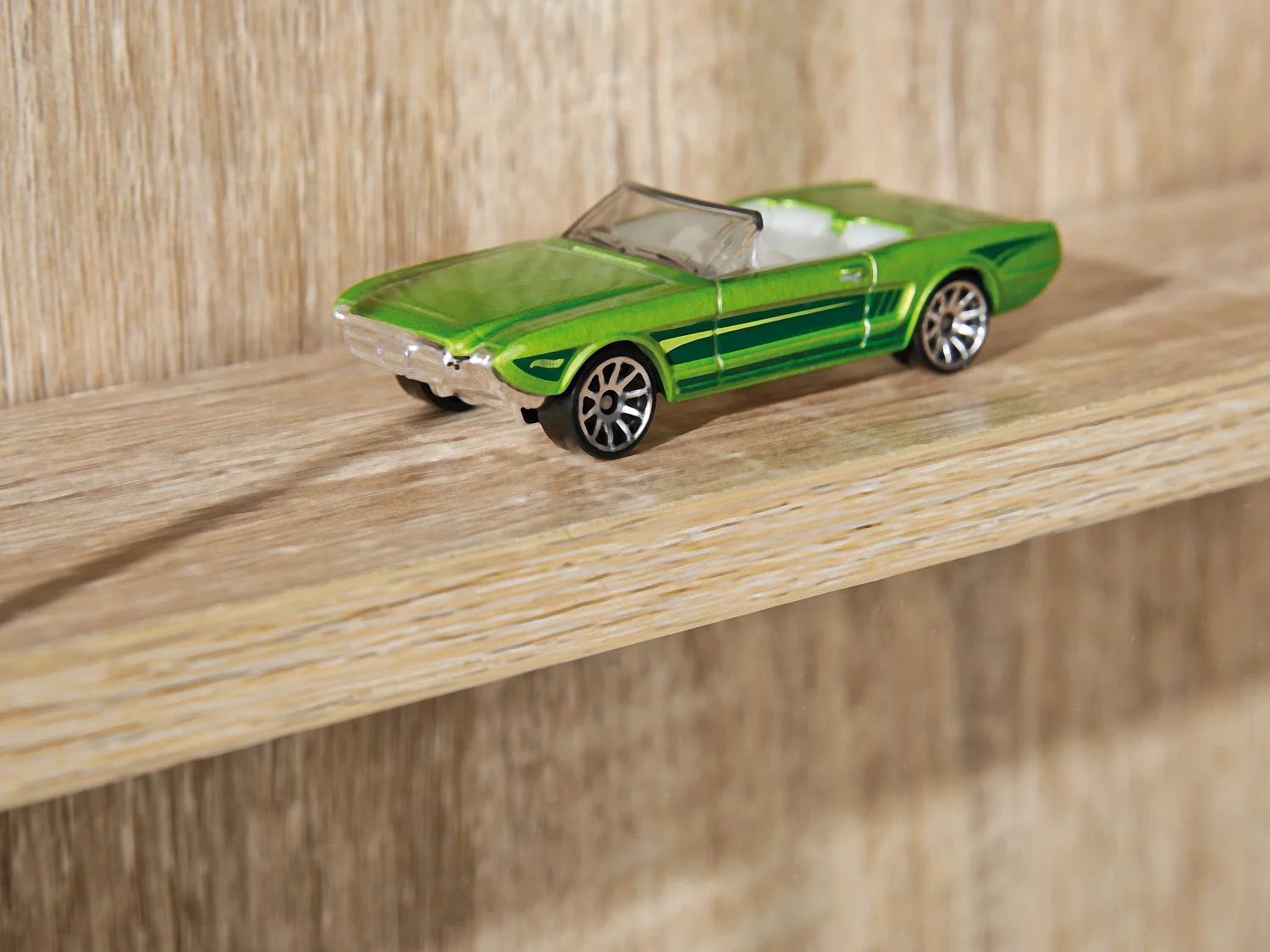 Comit Vitrinenschrank wandhängend, 2 Glastüren, Sonoma Eiche Dekor.