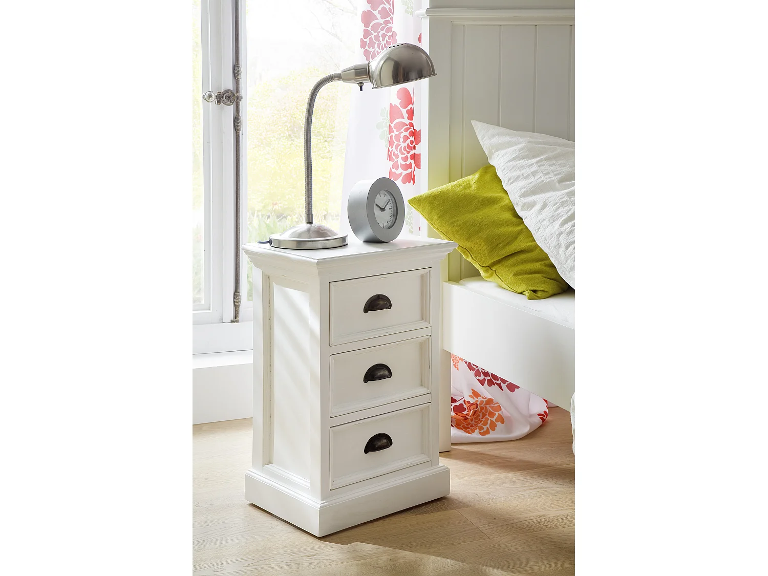 Halifax nachtkastje met 3 lades, in wit.