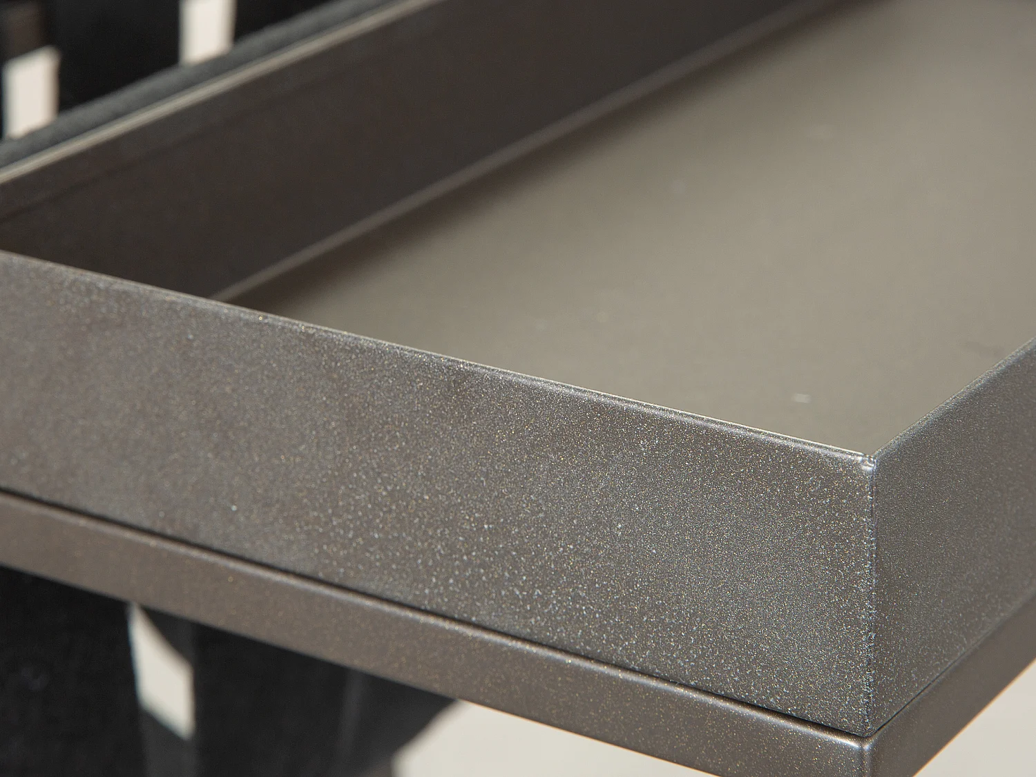 Cute Table basse avec porte-revues, gris, noir.