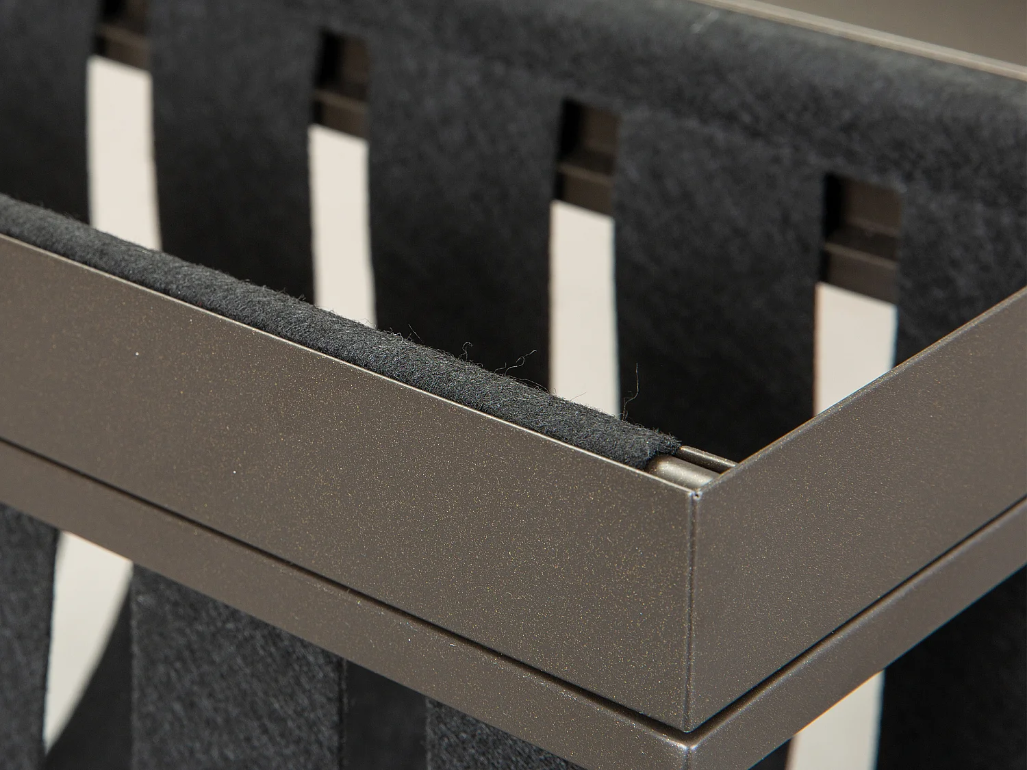 Cute Table basse avec porte-revues, gris, noir.