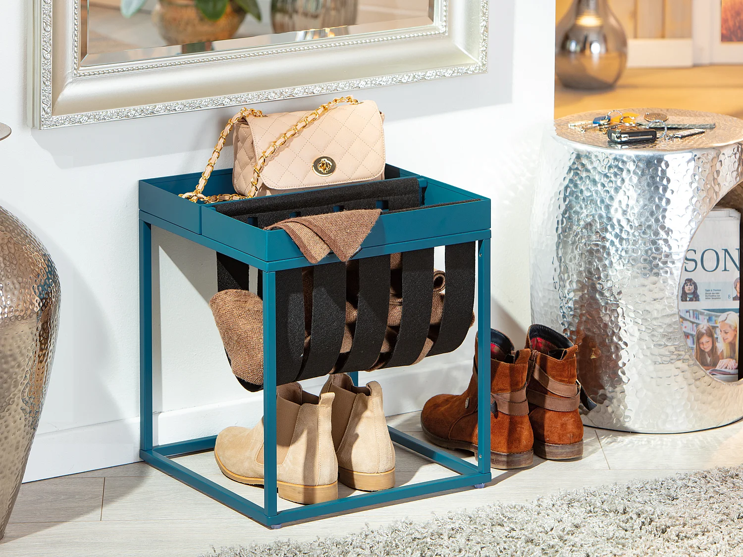 Cute Table basse avec porte-revues, noir et pétrole.