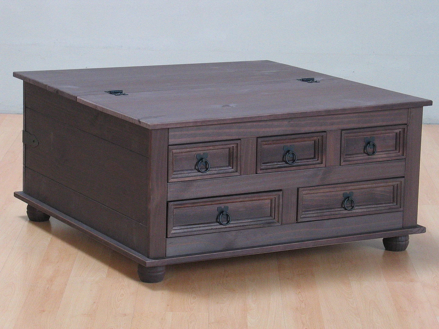 Tavolino da caffè New Mexico con 5 cassetti 91x91 coloniale, mordente/cera.