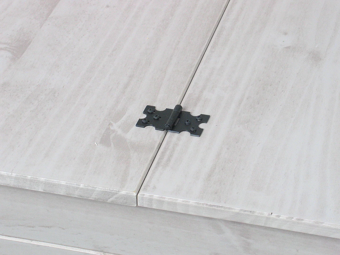 New Mexico Couchtisch mit 5 Schubladen 91x91 cm in grau.