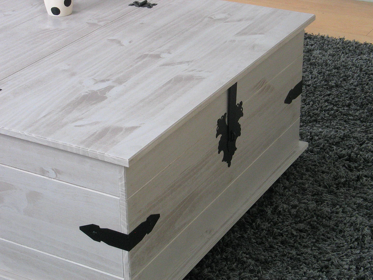 New Mexico dekenkist salontafel grijs.