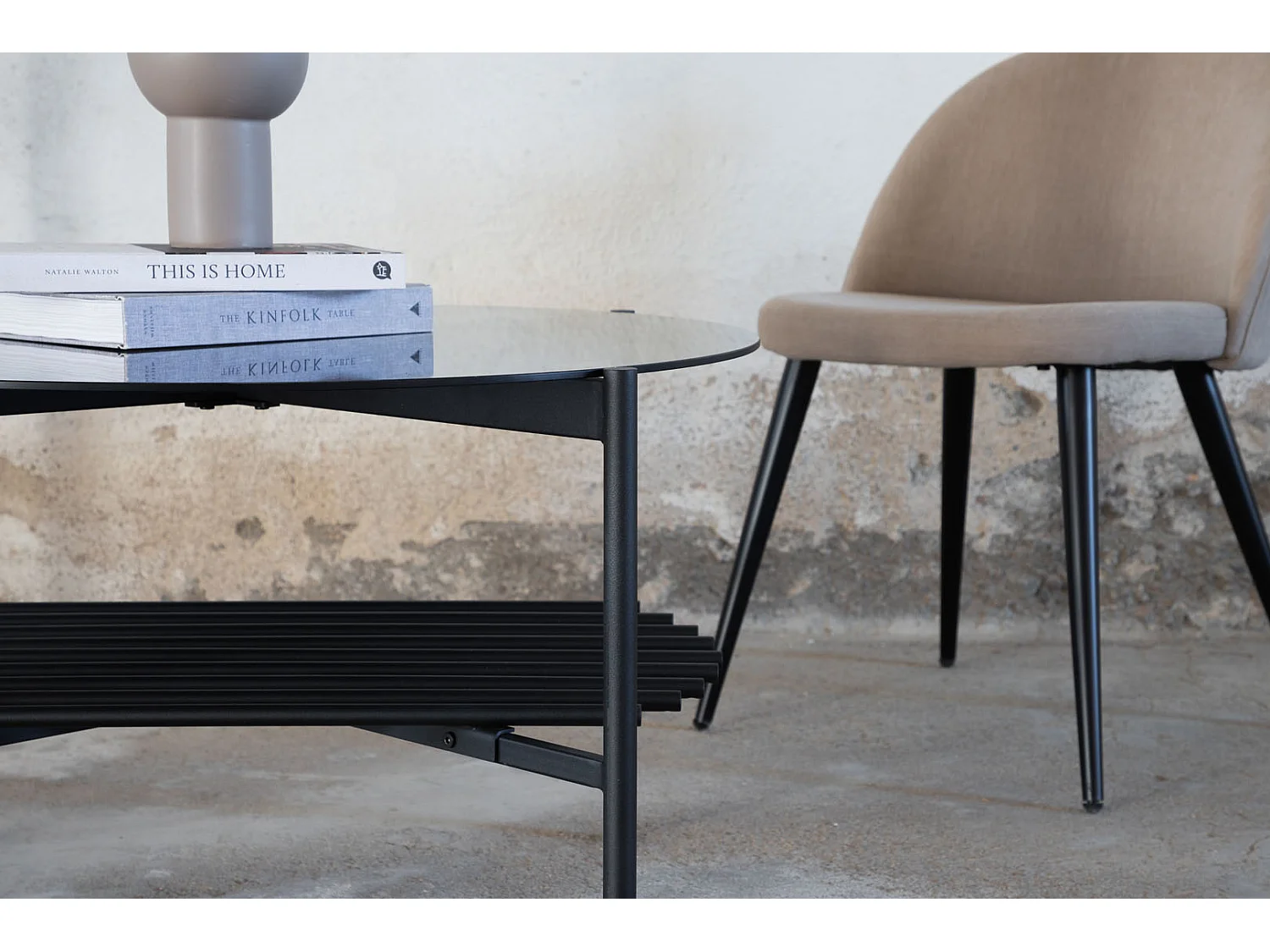 VonStaf Couchtisch mit Ablage Ø80 cm Glas schwarz.