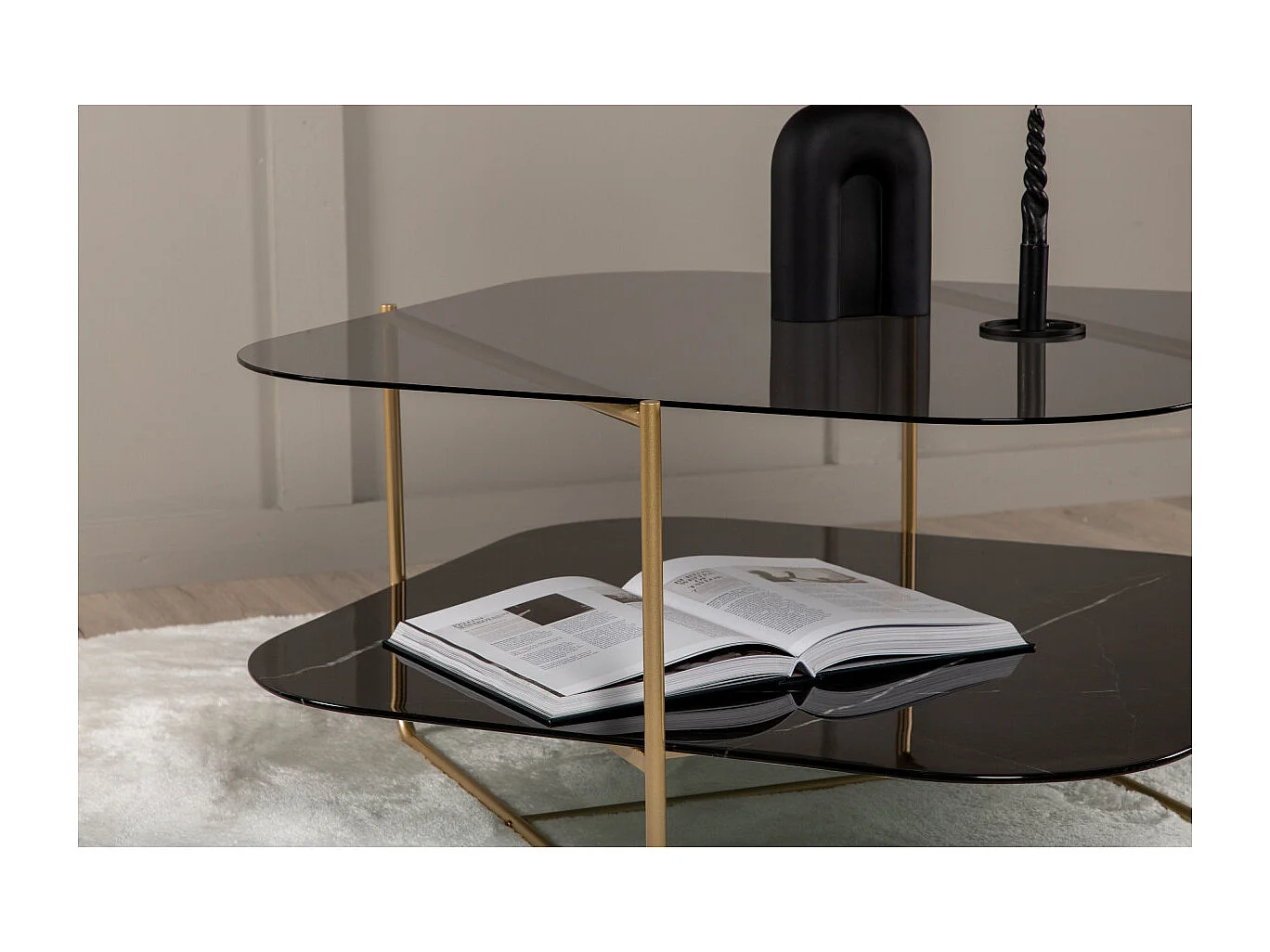 Un-line salontafel 85x85cm messing decor, glas rookkleurig.