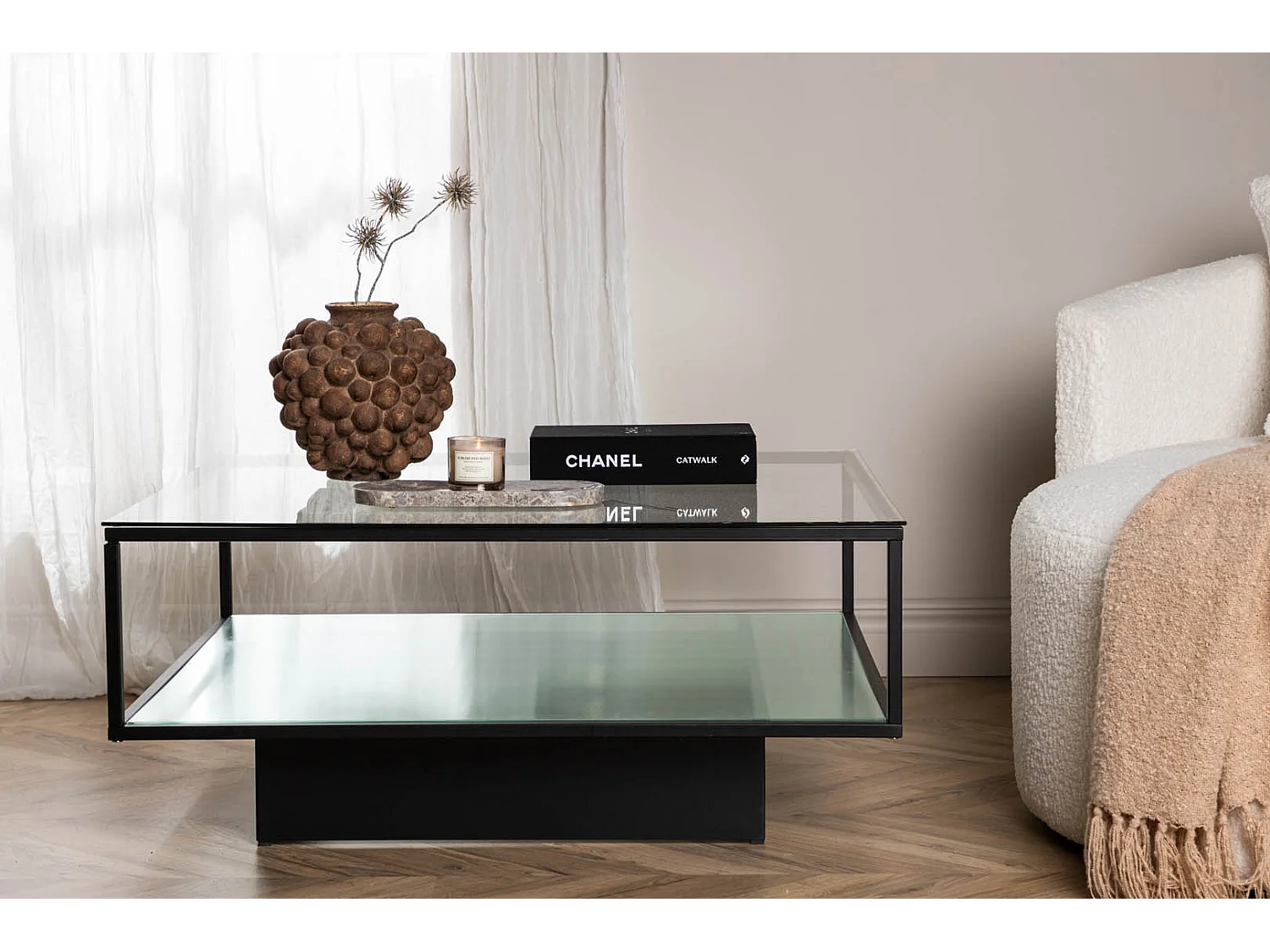 Maglehem table basse 90x90cm noir, verre.