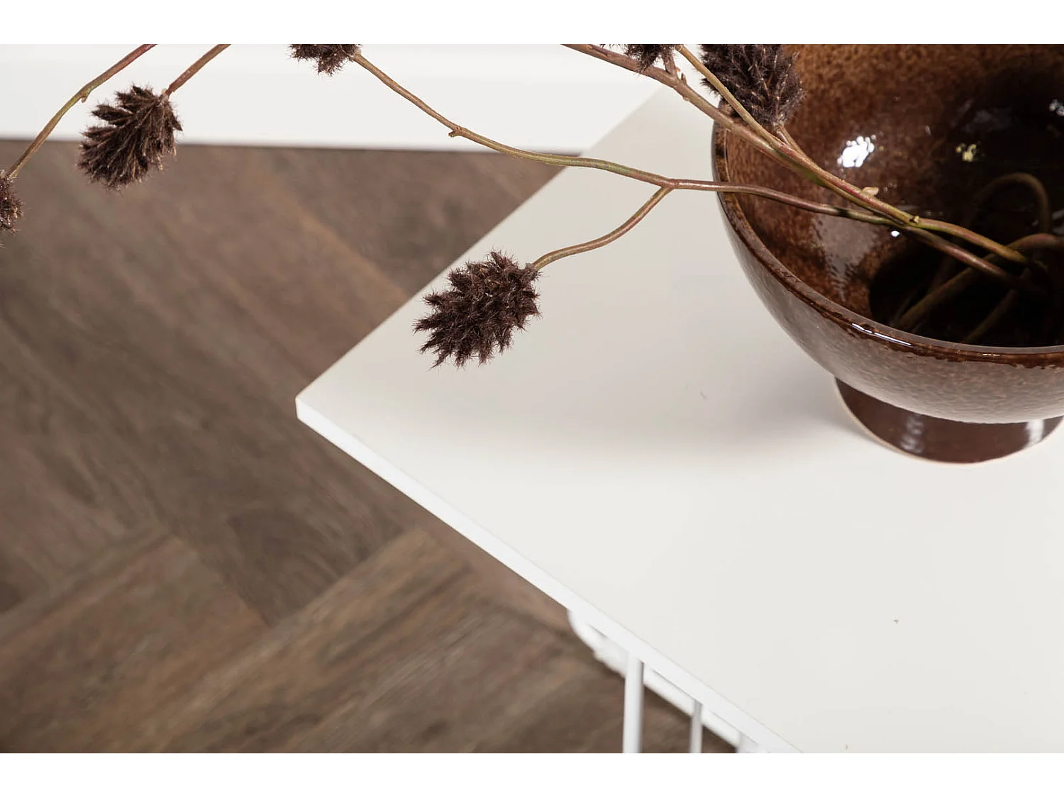 Dayton bijzettafel 40x40cm wit.