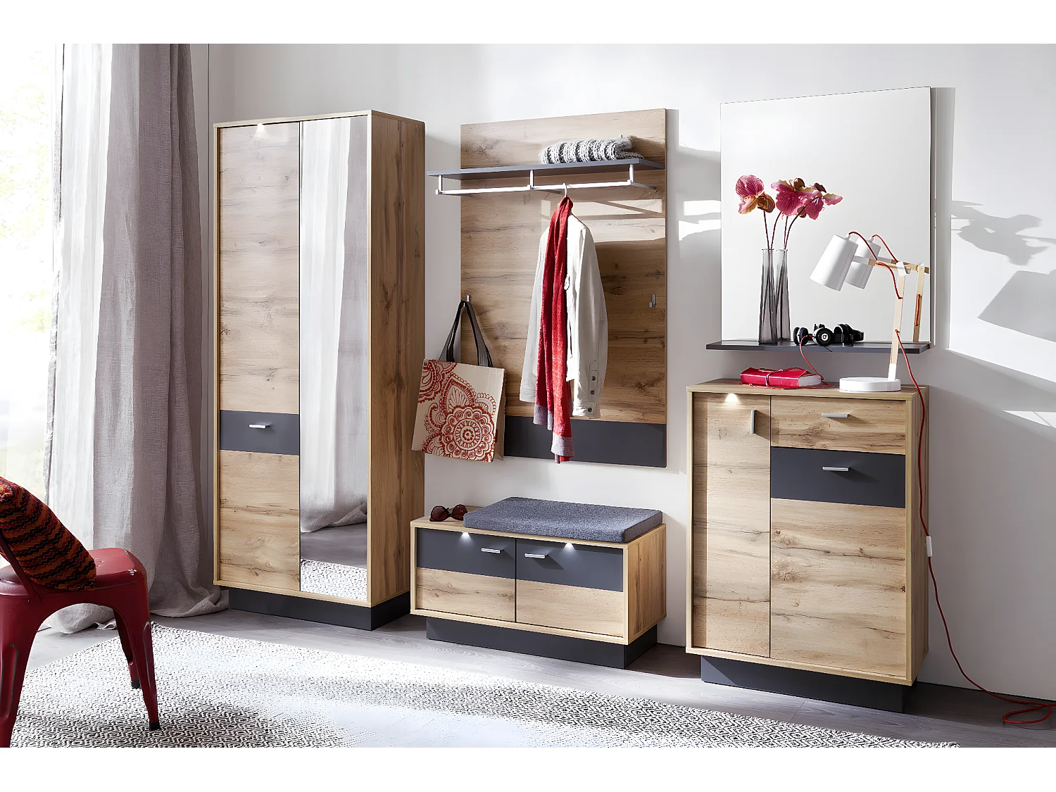 Coris schoenenkast 2 deuren, 1 lade en incl verlichting, eiken decor, grijs.