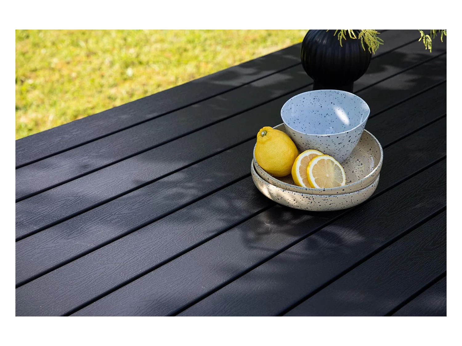 Garcia table de jardin noir.