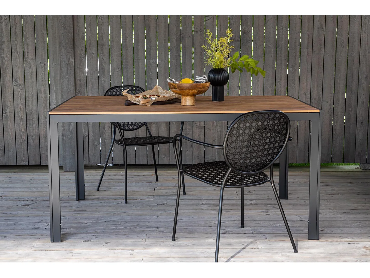 Break table de jardin naturel.