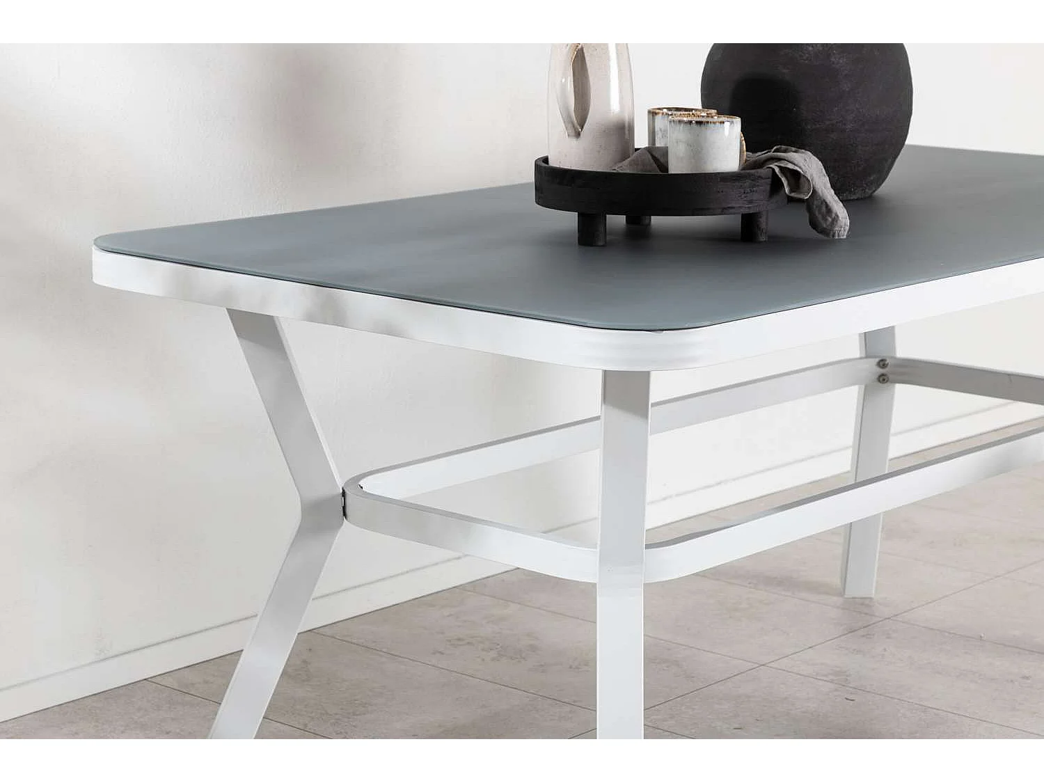 Virya eettafel tuin wit.