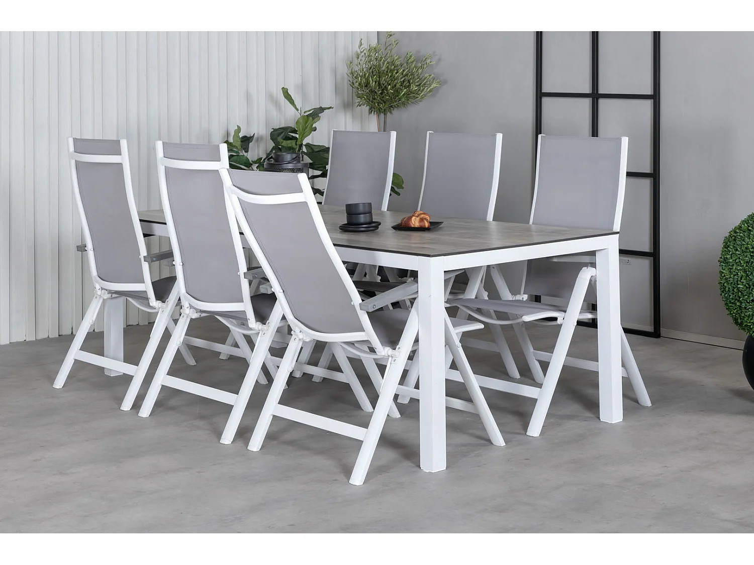 Llama eettafel tuin witgrijs.