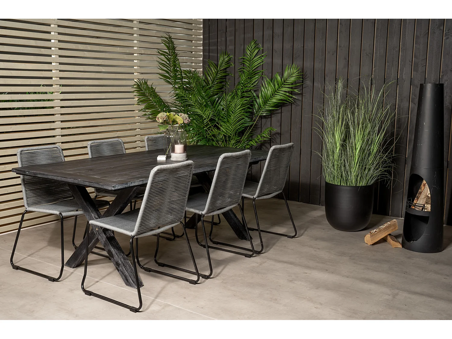 Rives eettafel tuin zwart.