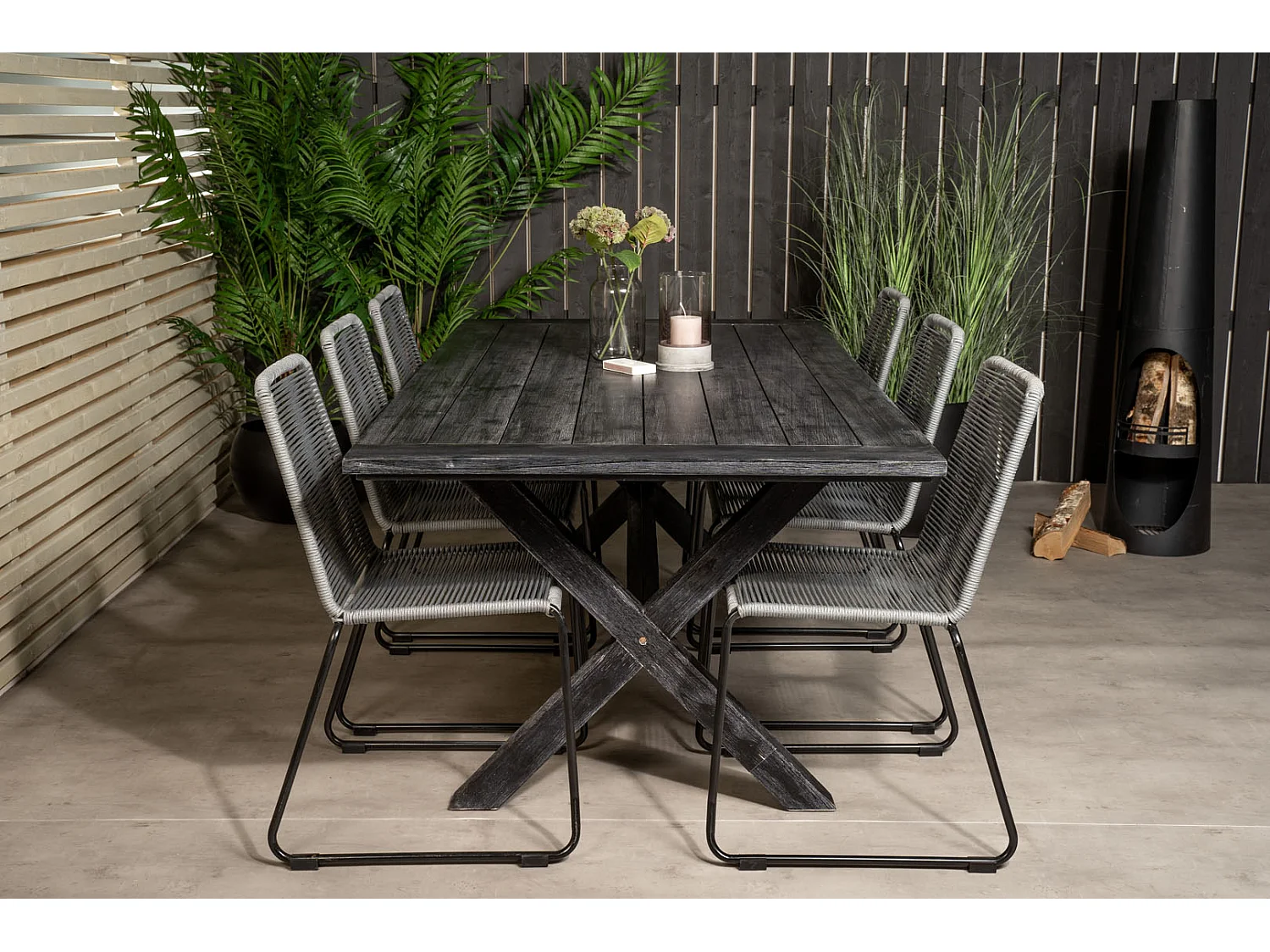 Rives eettafel tuin zwart.