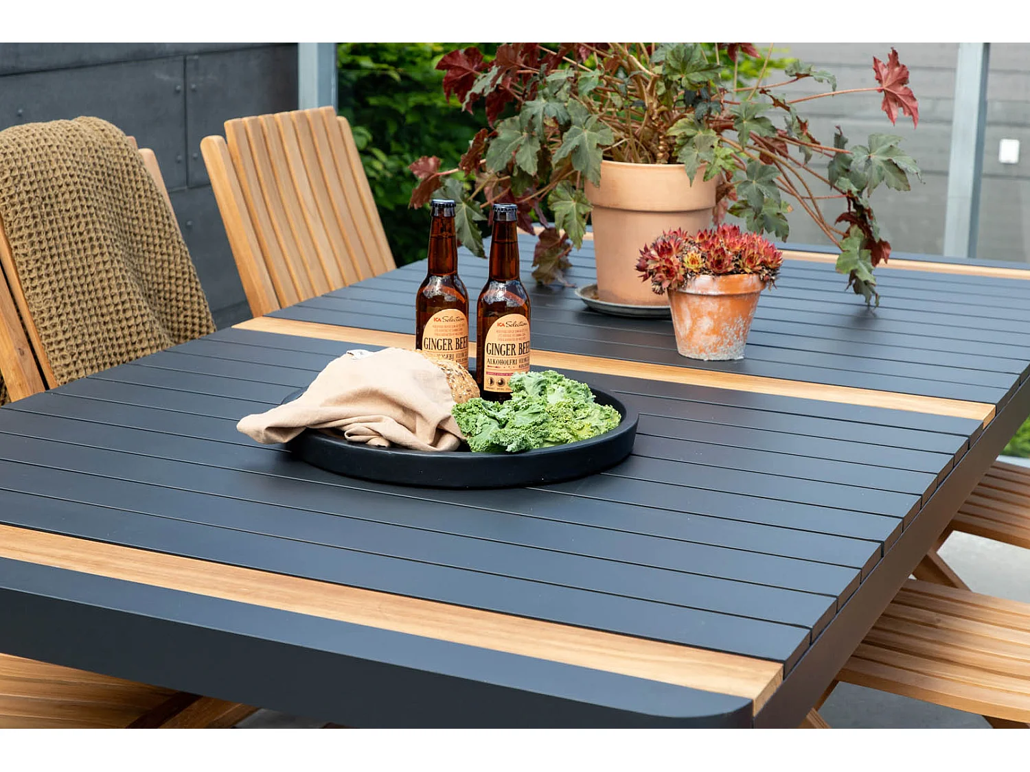 Togo eettafel tuin zwart.