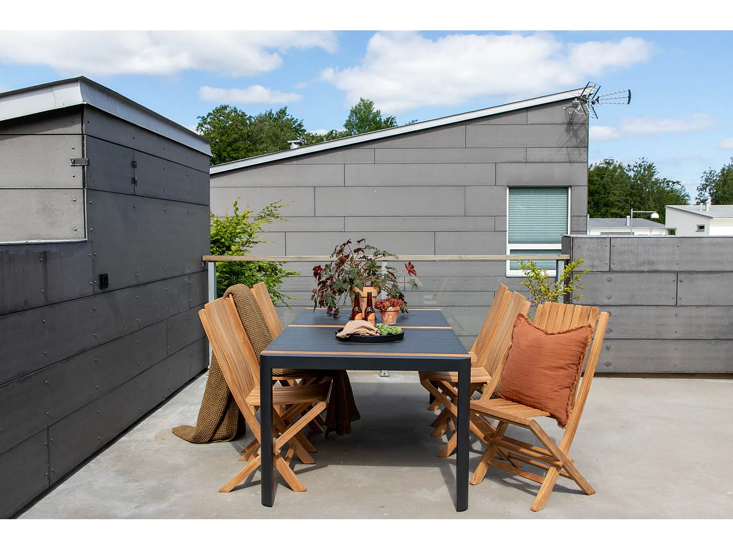 Togo eettafel tuin zwart.