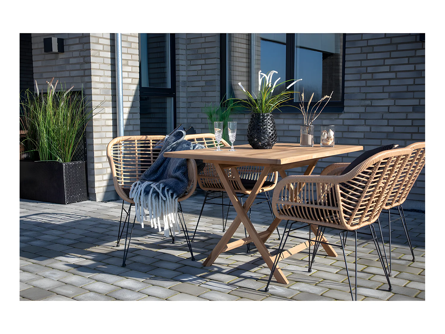 Oline Table de jardin 80x120 cm, en teck massif.