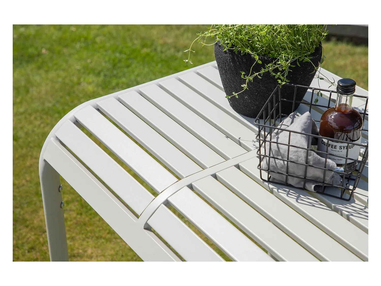Table de Jardin Design "Borneo" 75cm Beige