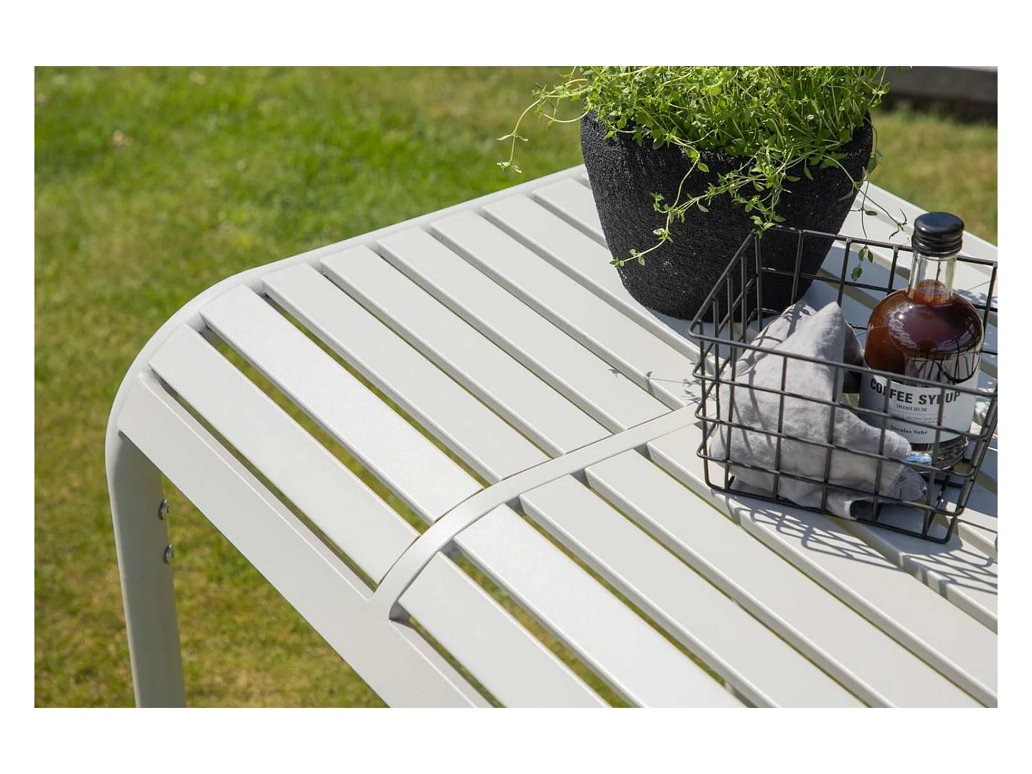 Table de Jardin Design "Borneo" 75cm Beige