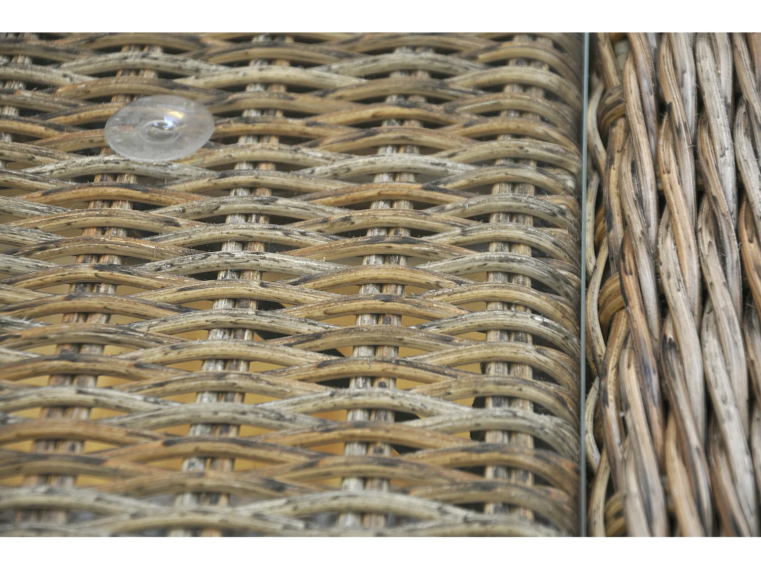 Gram Table basse jardin avec plateau en verre, teinte naturelle.