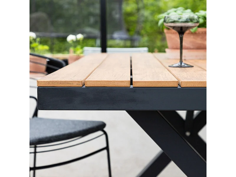 Garcia tuintafel naturel.