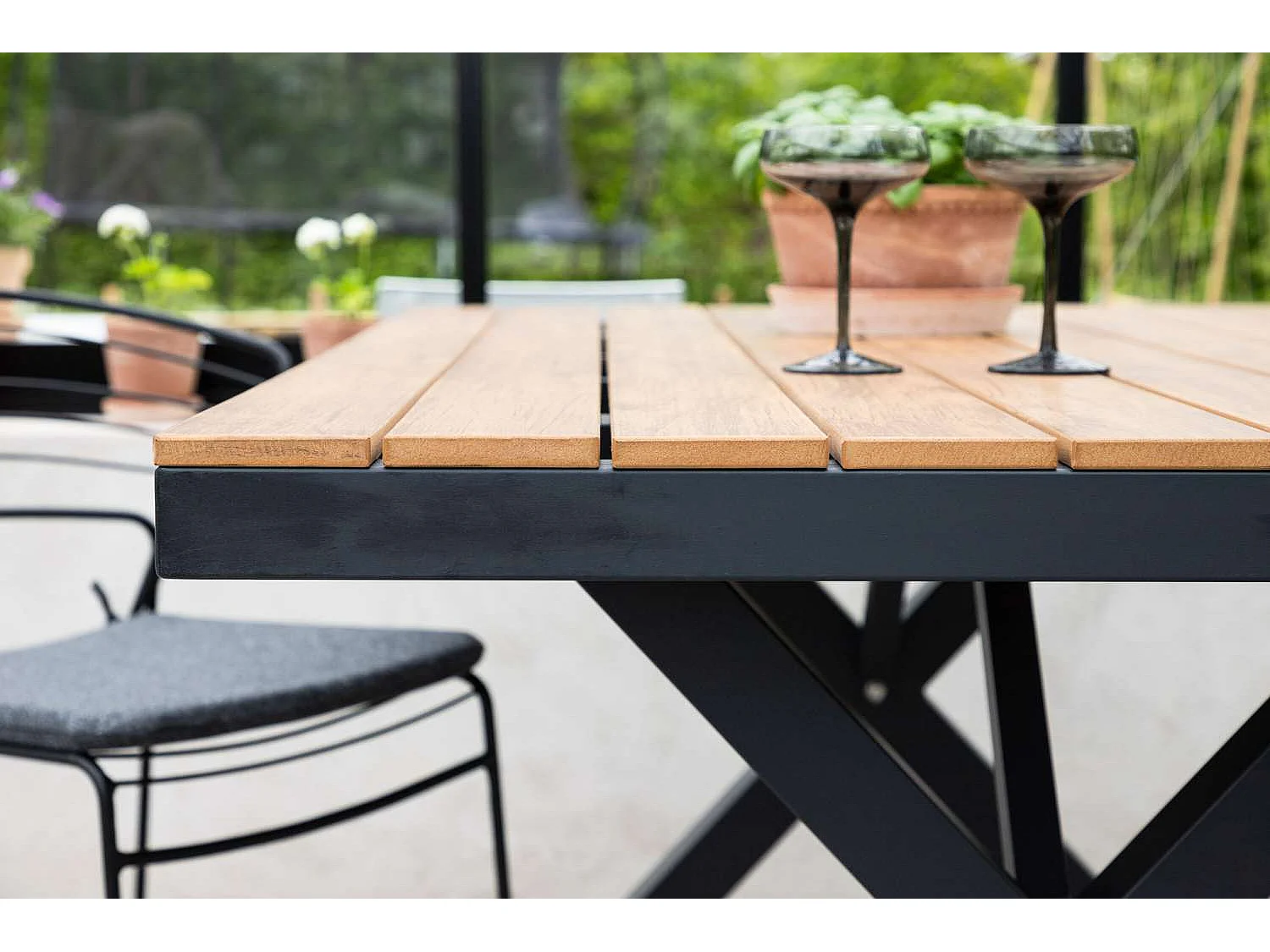 Garcia table de jardin naturel.