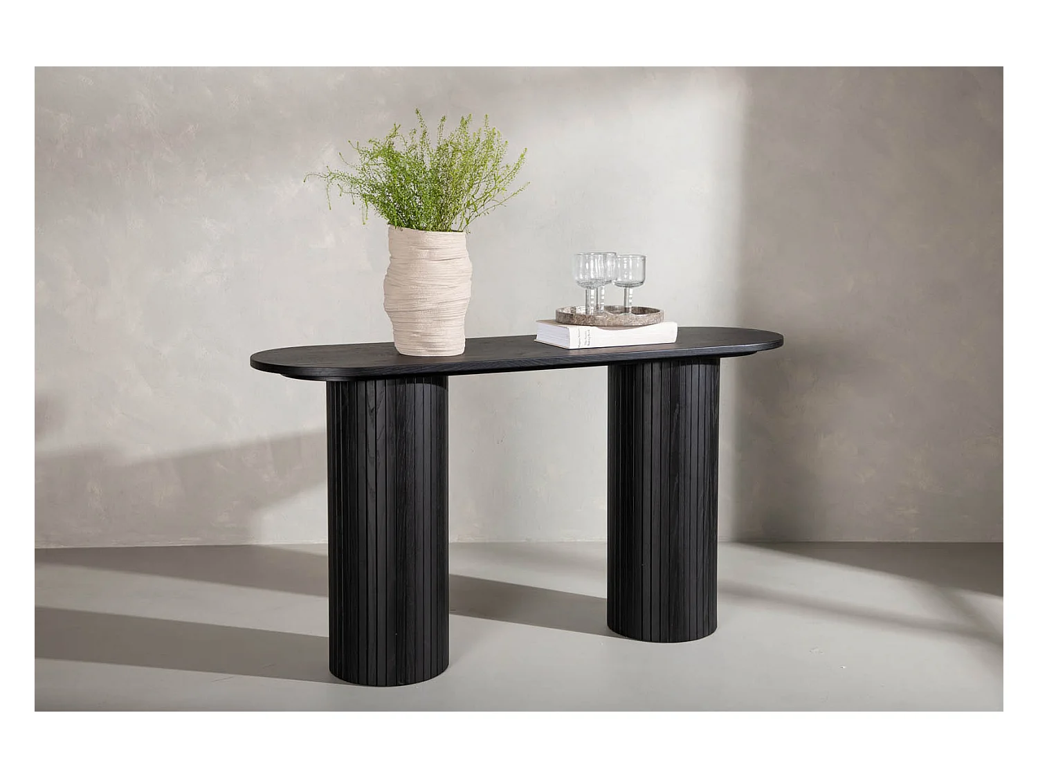 Bianca sidetable 40x130cm zwart.