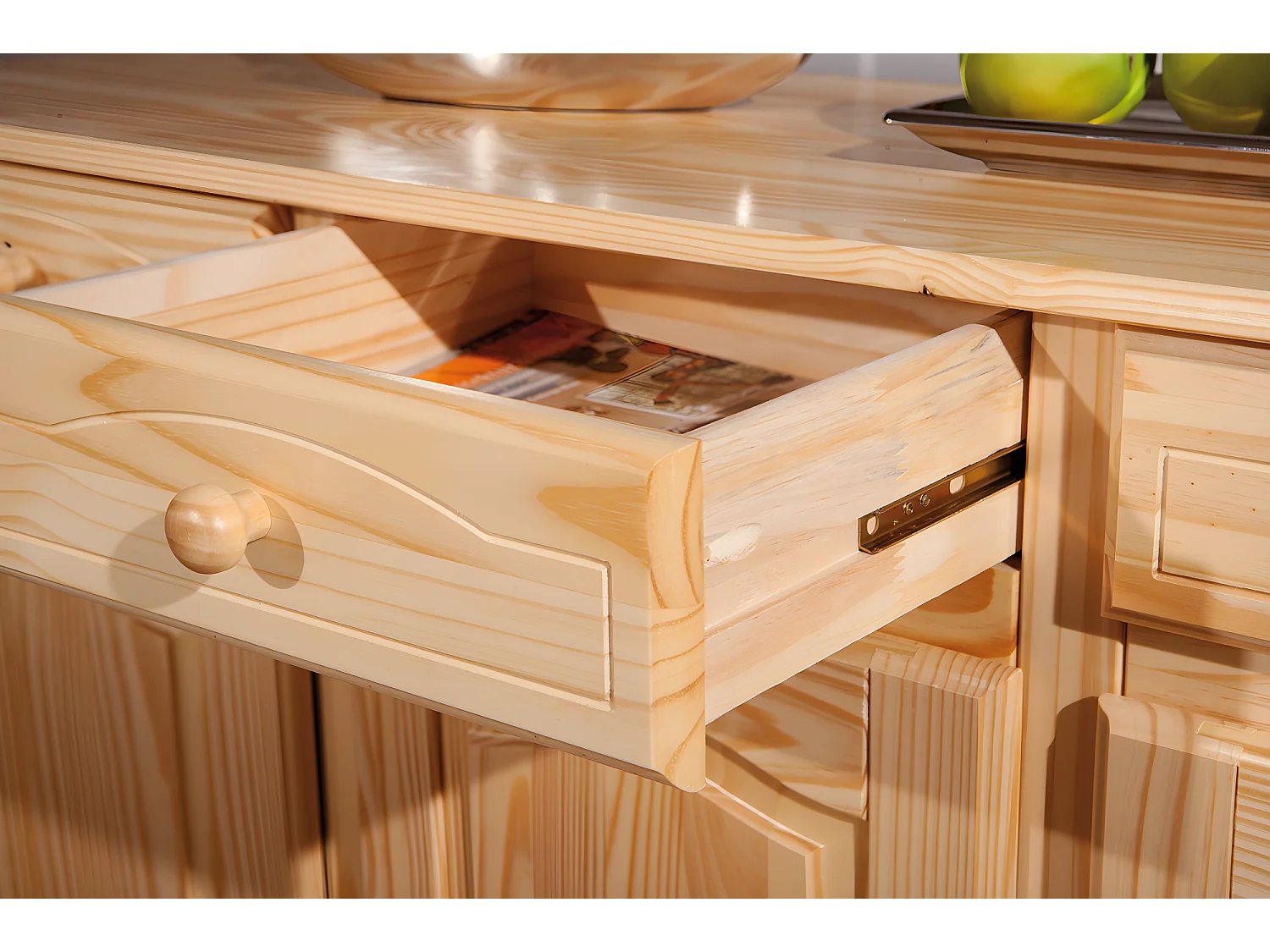 Abill Buffet 3 tiroirs, 3 portes, naturel.