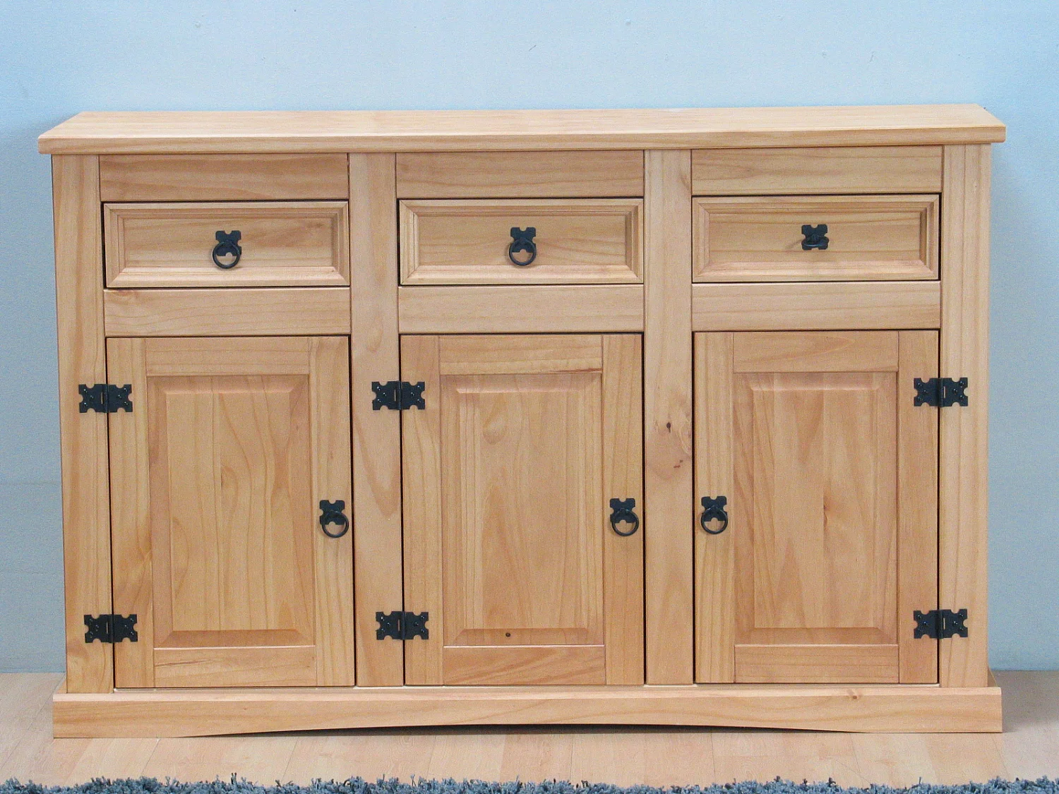 New Mexico Buffet, largeur 132 cm, hauteur 84 cm, avec 3 tiroirs et 3 portes, délavé/ciré.