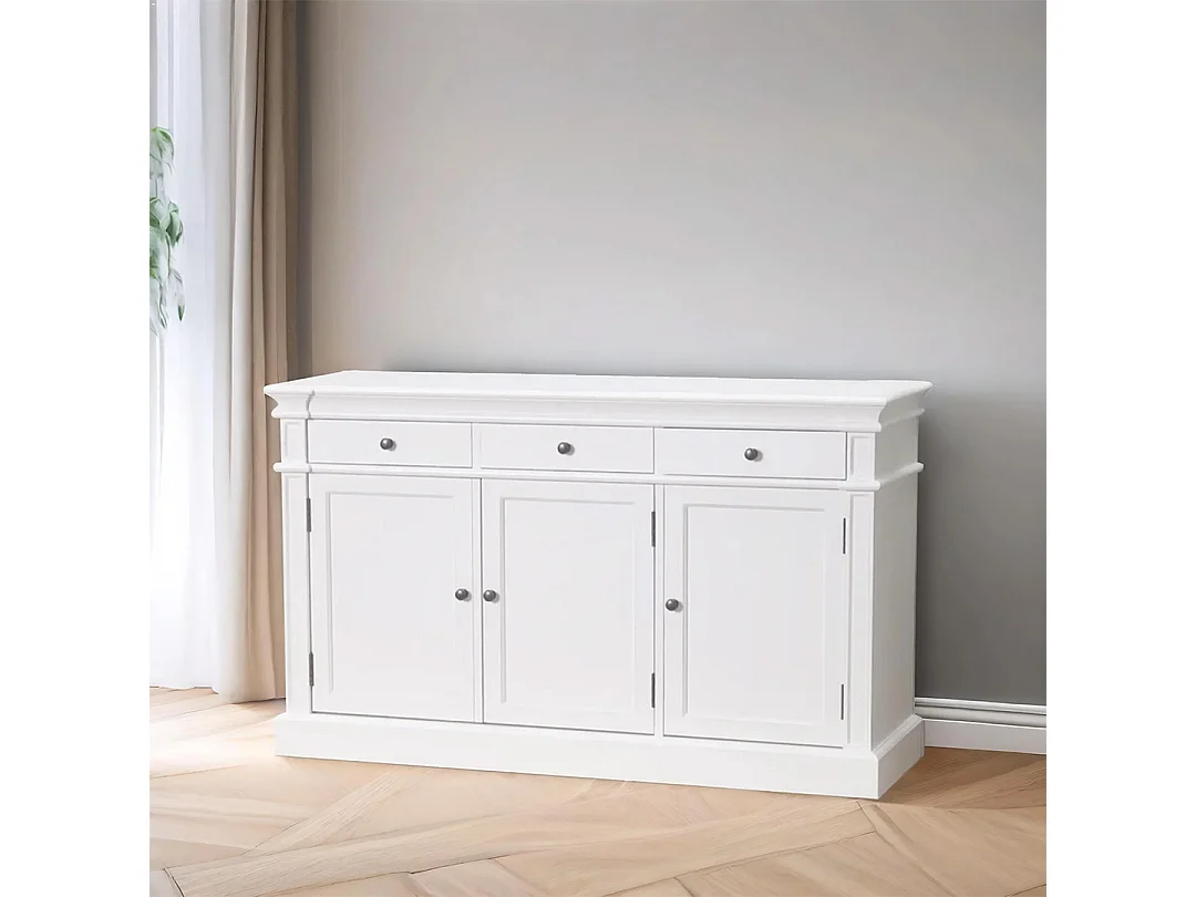 Amaretta Sideboard antik weiß, antik patiniert, mit 3 Türen und 3 Schubladen. Breite 142 cm, Höhe 86 cm.