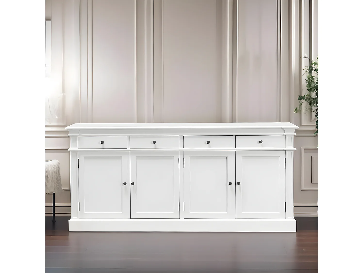 Amaretta Sideboard antik weiß, antik patiniert mit 4 Türen und 4 Schubladen. Breite 186 cm, Höhe 86 cm.