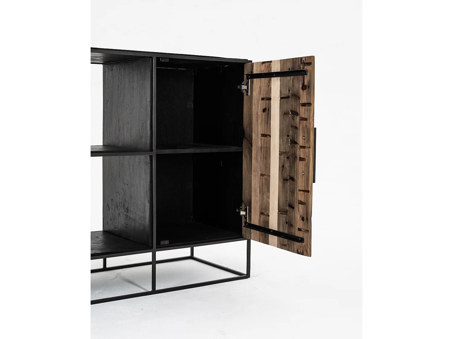 Rustika Sideboard mit 2 Türen, rustikales Bootsholz & schwarz.