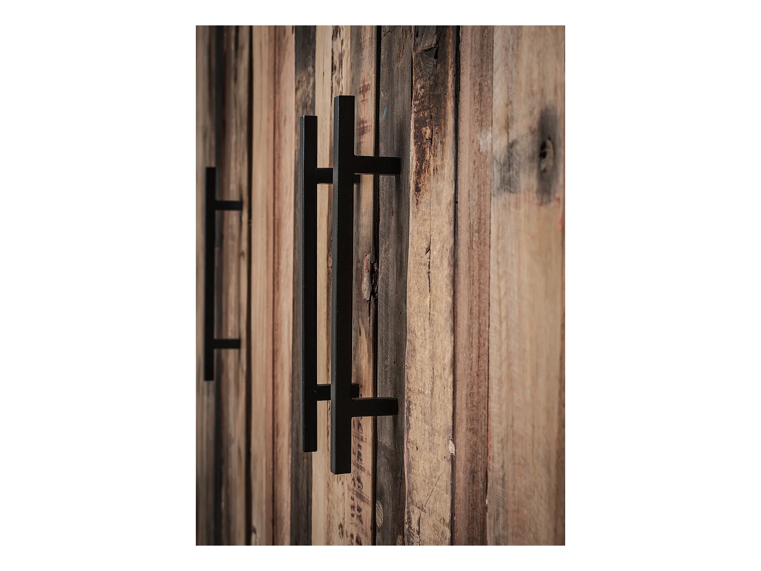 Rustika Buffet avec 3 portes, bois de bateau, rustique et noir.