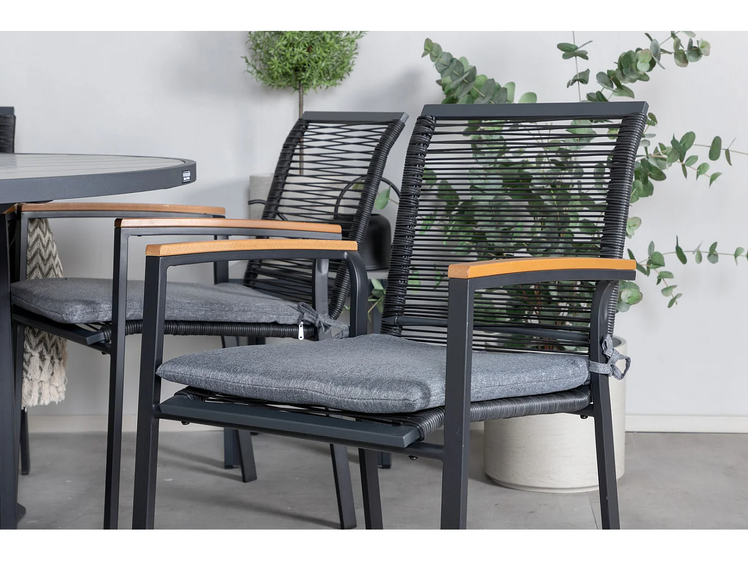 Dallas Chaise de jardin empilable, noir, naturel.