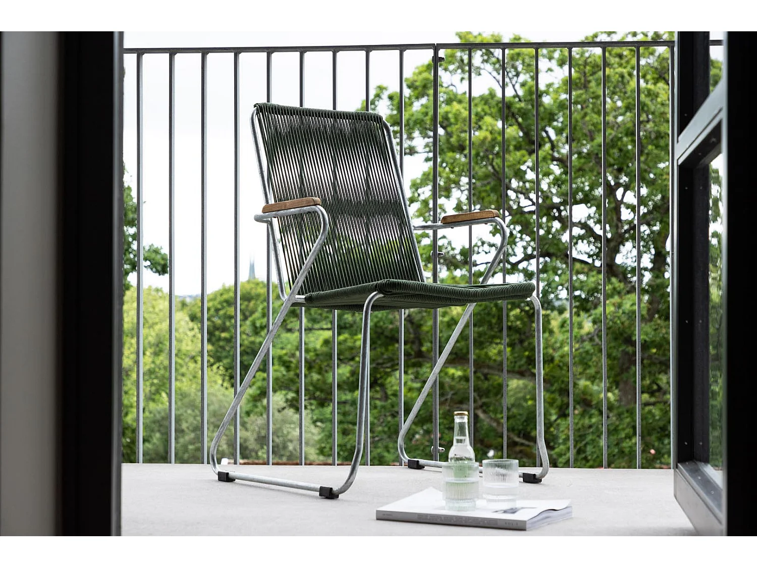 Bois chaise de jardin empilable vert.