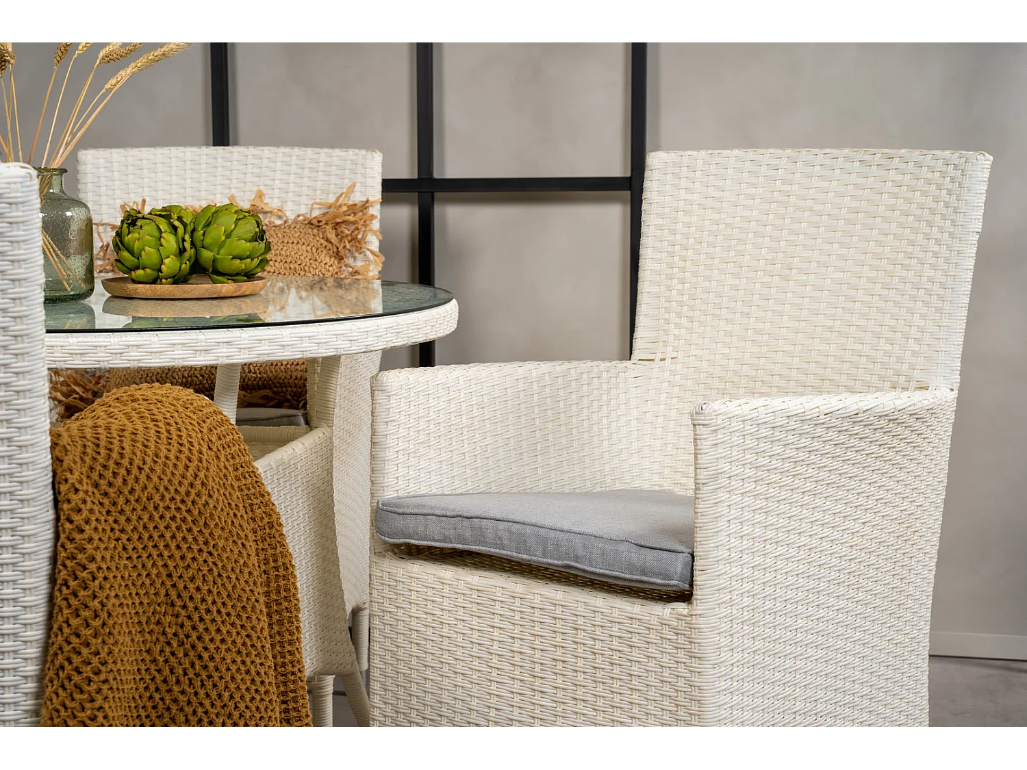 Malin Chaise de jardin avec accoudoirs, support d'assise inclus, empilable, blanc.