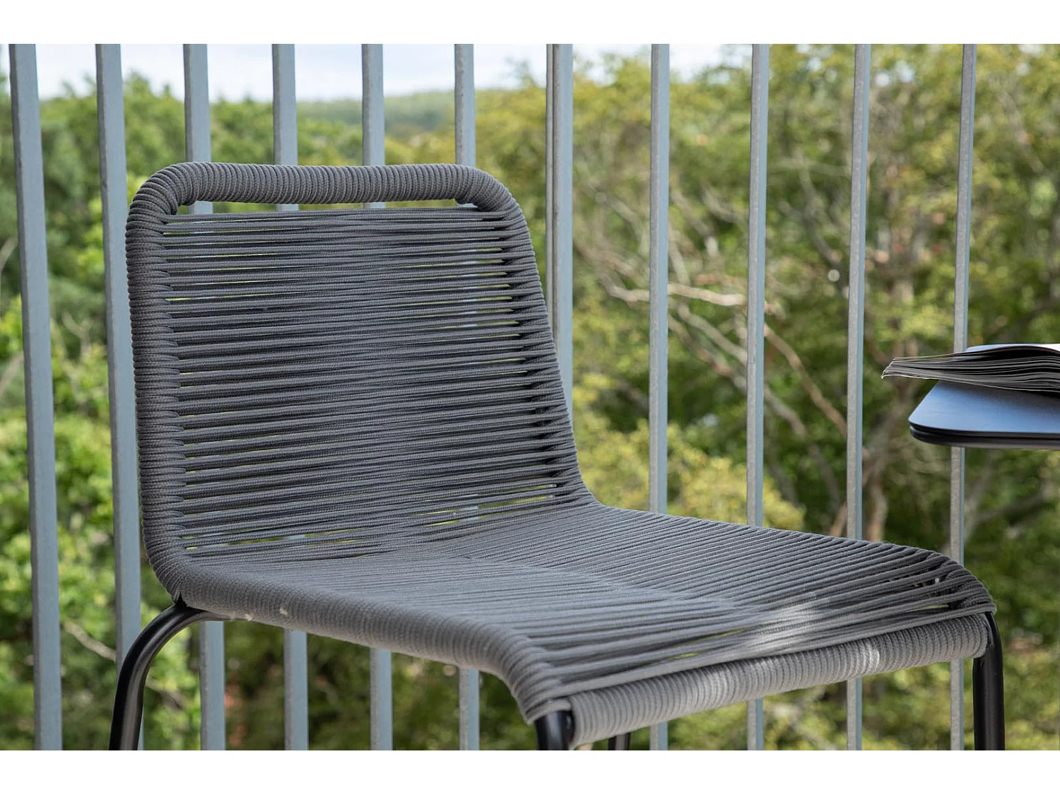 Lindos jardin tabouret de bar empilable gris foncé.
