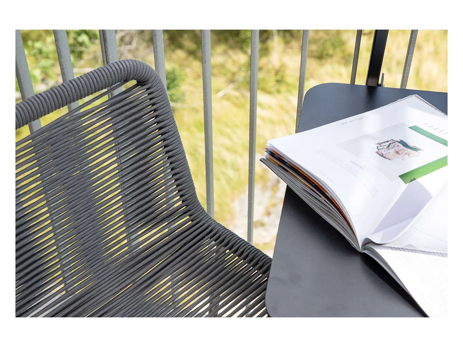 Lindos jardin tabouret de bar empilable gris foncé.