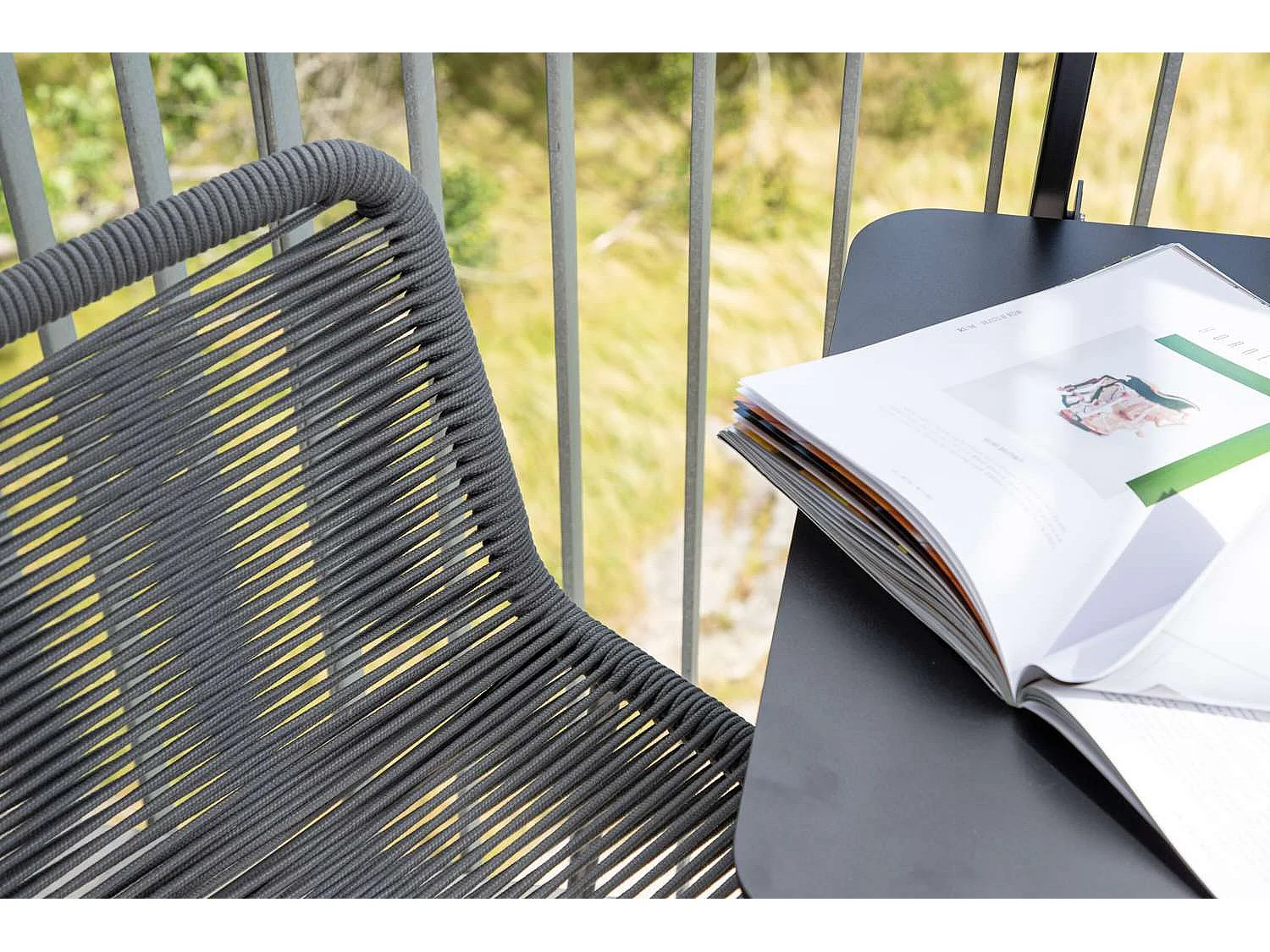 Lindos jardin tabouret de bar empilable gris foncé.